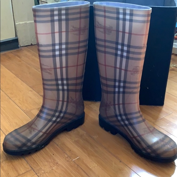 Authentic Burberry Rain Boots - Size 6.5 - Picture 2 of 7